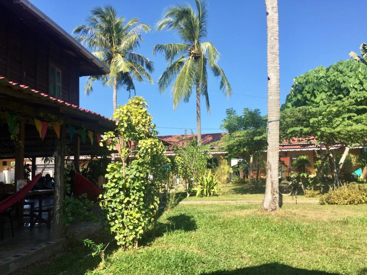 Soluna Guest House Pantai Cenang  Extérieur photo