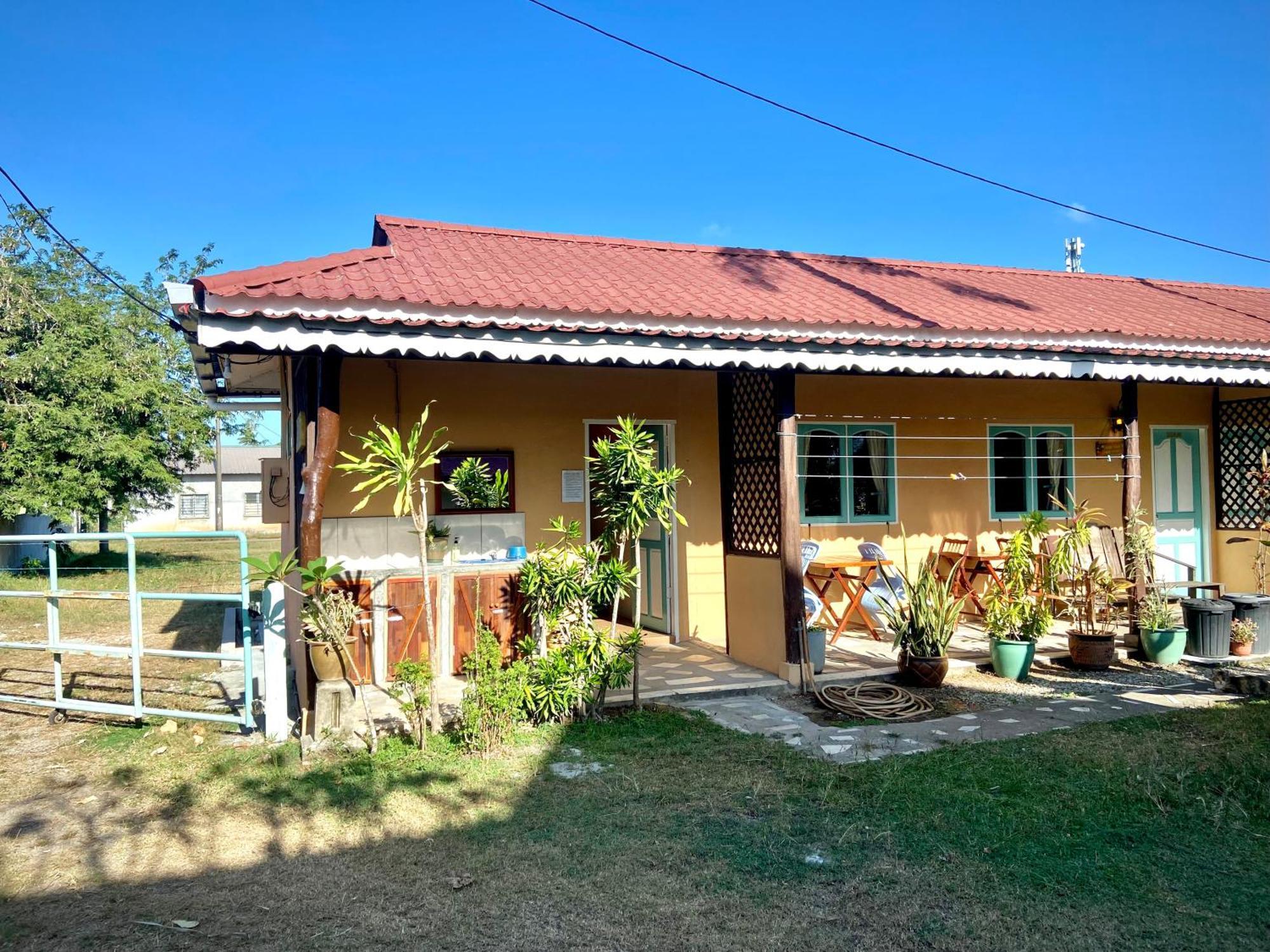 Soluna Guest House Pantai Cenang  Extérieur photo