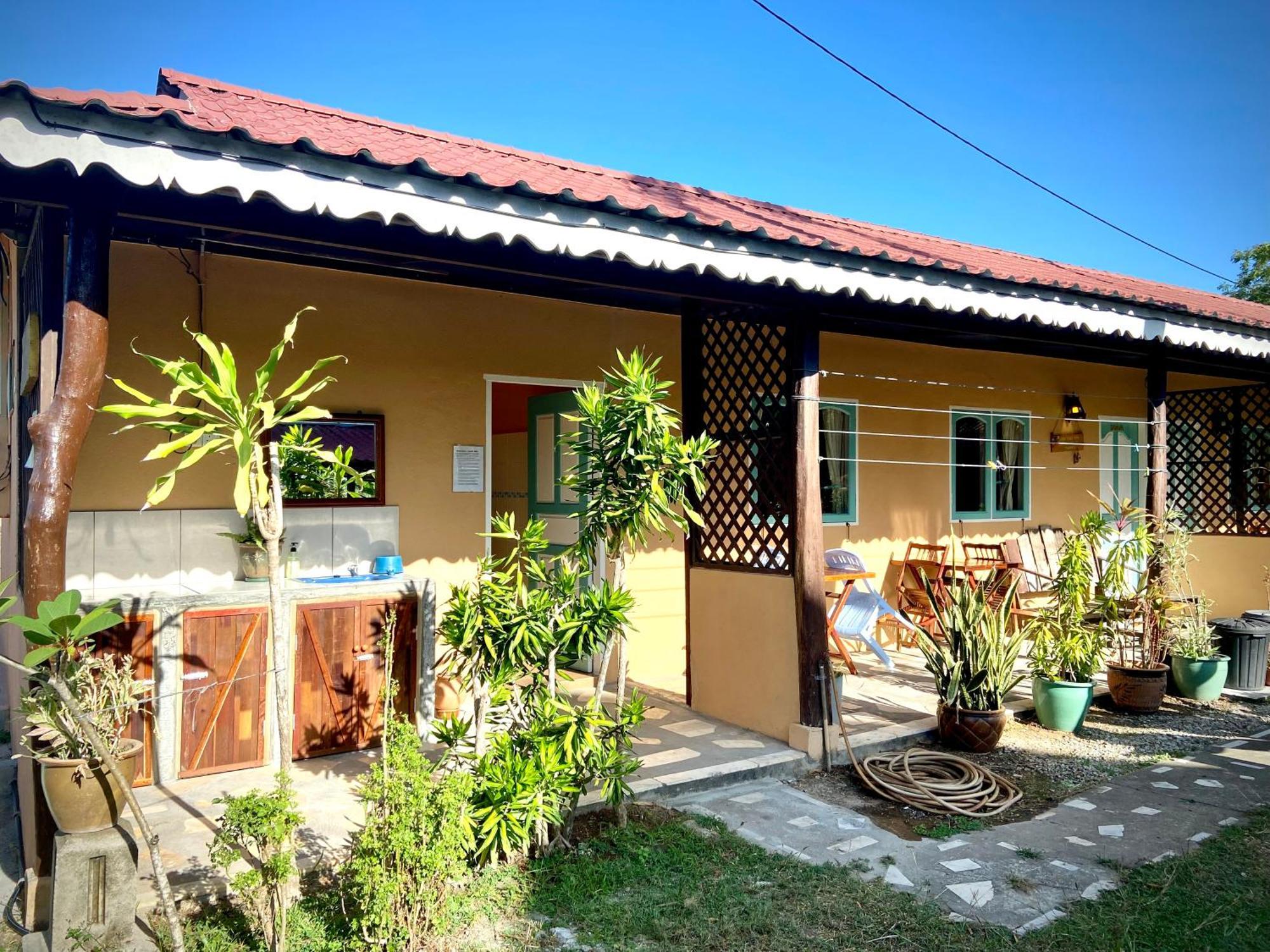 Soluna Guest House Pantai Cenang  Extérieur photo