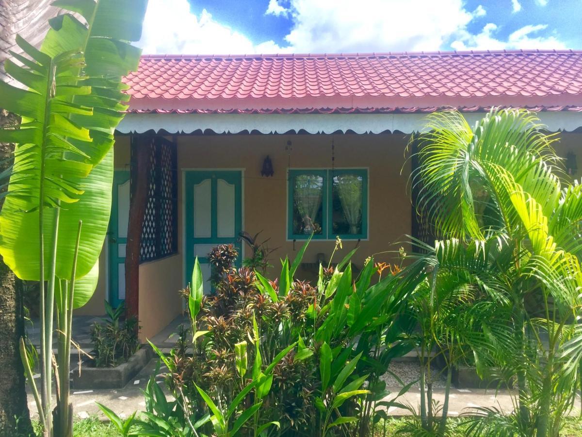 Soluna Guest House Pantai Cenang  Extérieur photo