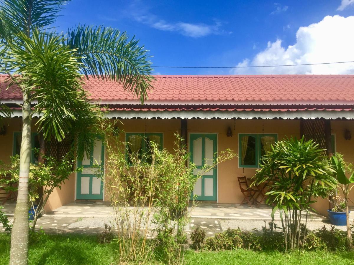 Soluna Guest House Pantai Cenang  Extérieur photo