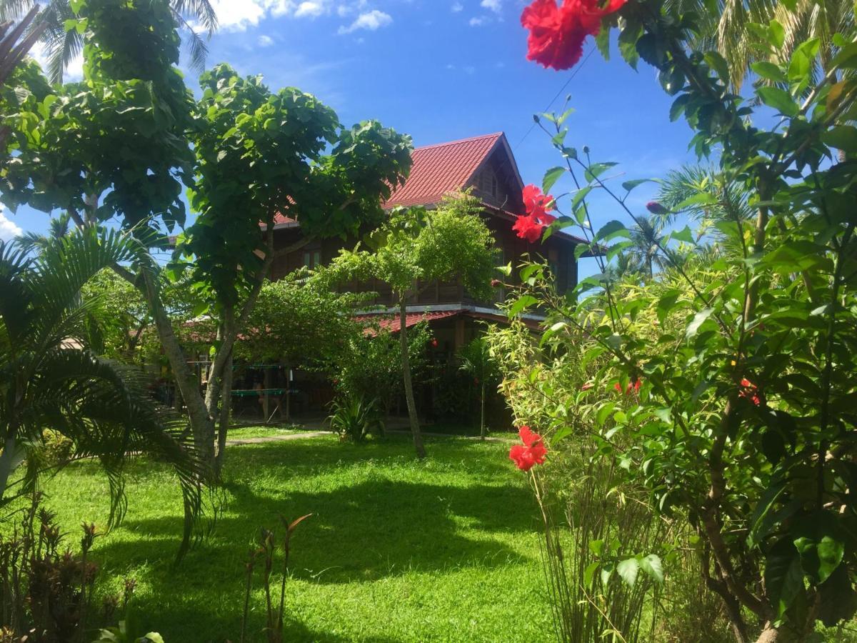 Soluna Guest House Pantai Cenang  Extérieur photo